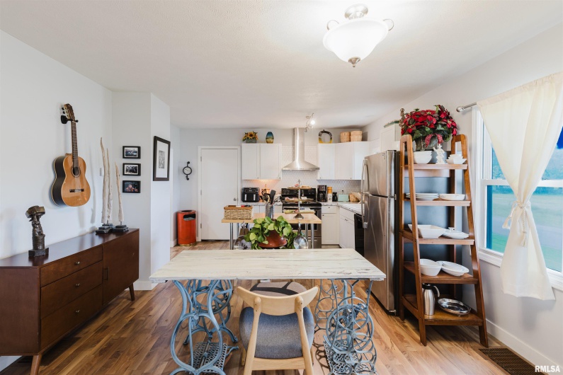 220 8TH Street, Herrin, Illinois 62948, 2 Bedrooms Bedrooms, 0 ,2 BathroomsBathrooms,Residential,For Sale,8TH,0,RMAEB458969