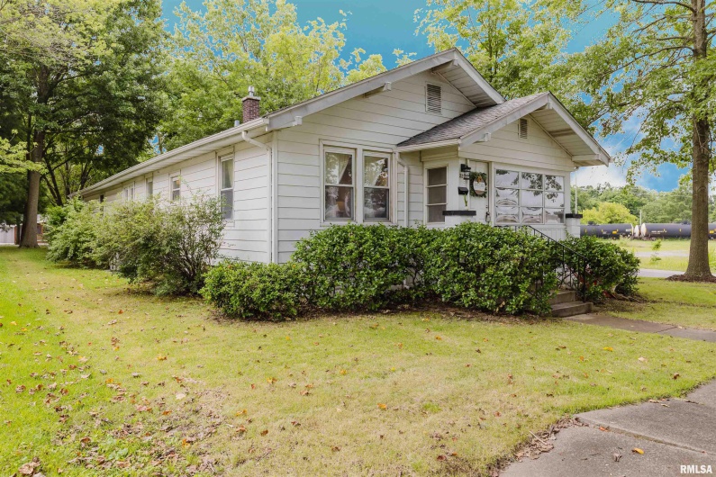 220 8TH Street, Herrin, Illinois 62948, 2 Bedrooms Bedrooms, 0 ,2 BathroomsBathrooms,Residential,For Sale,8TH,0,RMAEB458969