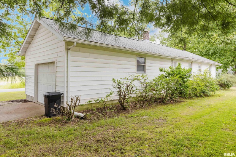 220 8TH Street, Herrin, Illinois 62948, 2 Bedrooms Bedrooms, 0 ,2 BathroomsBathrooms,Residential,For Sale,8TH,0,RMAEB458969
