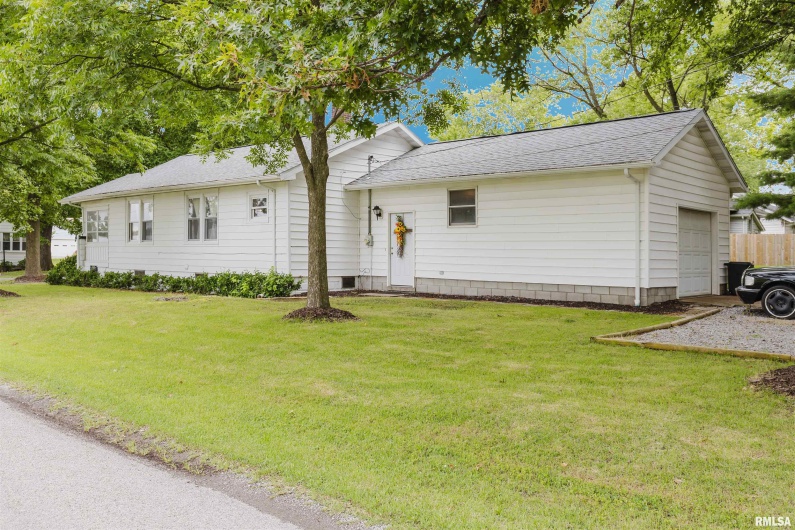 220 8TH Street, Herrin, Illinois 62948, 2 Bedrooms Bedrooms, 0 ,2 BathroomsBathrooms,Residential,For Sale,8TH,0,RMAEB458969