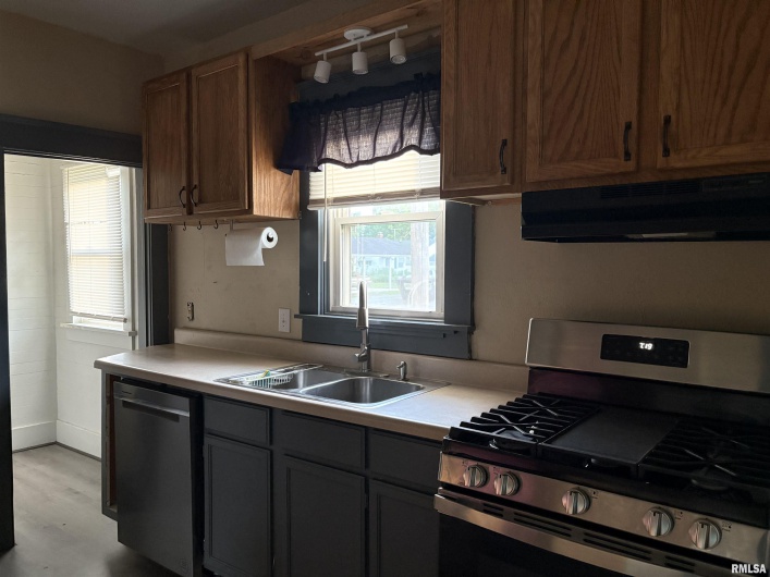 1933 Gartside Street, Murphysboro, Illinois 62966, 2 Bedrooms Bedrooms, 0 ,1 BathroomBathrooms,Residential,For Sale,Gartside,0,RMAEB458980