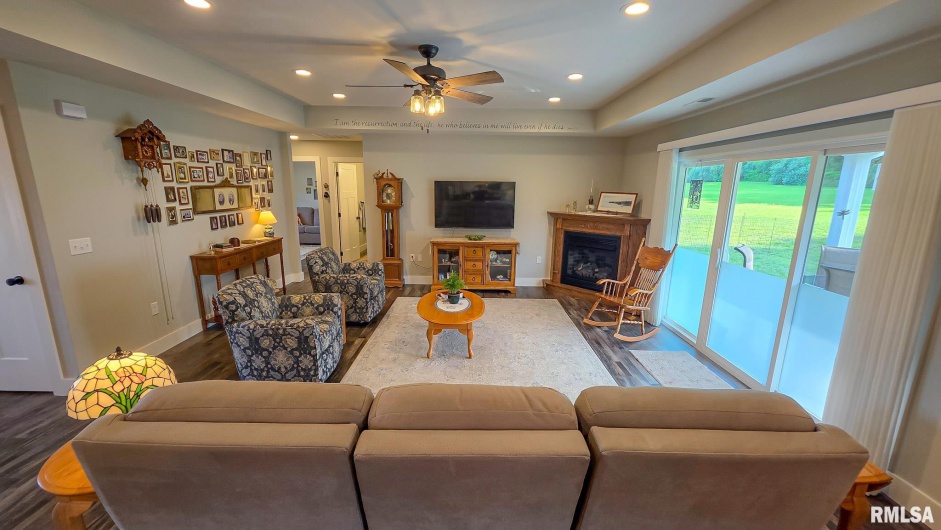 16201 Reeder Road, Marion, Illinois 62959, 4 Bedrooms Bedrooms, 0 ,2 BathroomsBathrooms,Residential,For Sale,Reeder,0,RMAEB458979