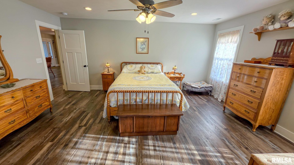 16201 Reeder Road, Marion, Illinois 62959, 4 Bedrooms Bedrooms, 0 ,2 BathroomsBathrooms,Residential,For Sale,Reeder,0,RMAEB458979