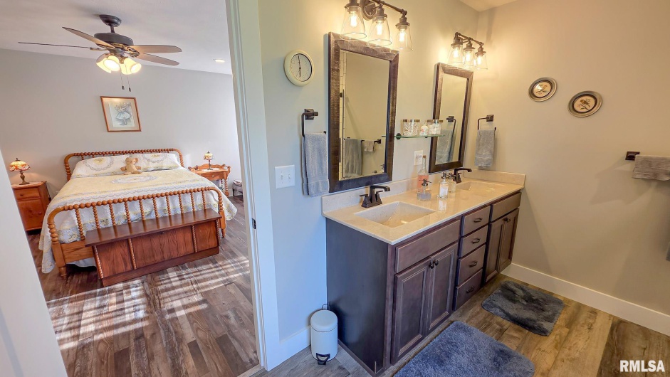 16201 Reeder Road, Marion, Illinois 62959, 4 Bedrooms Bedrooms, 0 ,2 BathroomsBathrooms,Residential,For Sale,Reeder,0,RMAEB458979