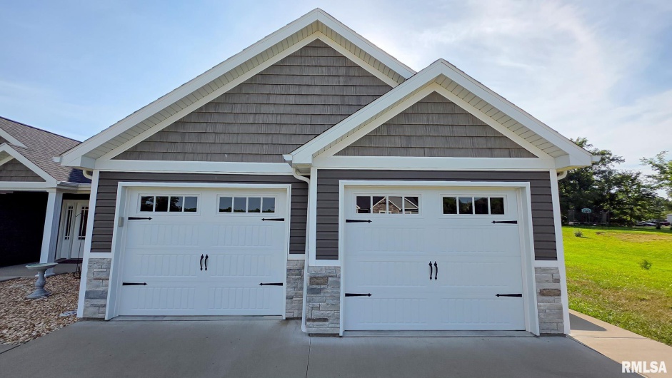 16201 Reeder Road, Marion, Illinois 62959, 4 Bedrooms Bedrooms, 0 ,2 BathroomsBathrooms,Residential,For Sale,Reeder,0,RMAEB458979