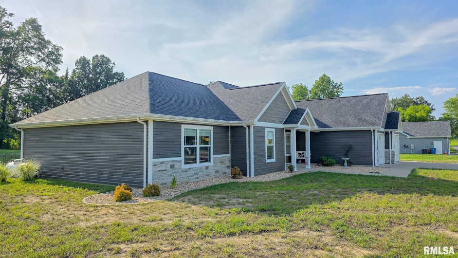 16201 Reeder Road, Marion, Illinois 62959, 4 Bedrooms Bedrooms, 0 ,2 BathroomsBathrooms,Residential,For Sale,Reeder,0,RMAEB458979
