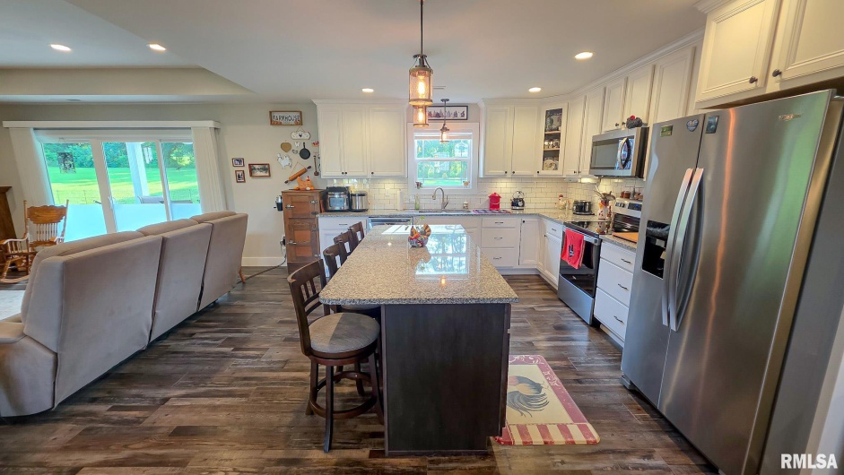 16201 Reeder Road, Marion, Illinois 62959, 4 Bedrooms Bedrooms, 0 ,2 BathroomsBathrooms,Residential,For Sale,Reeder,0,RMAEB458979