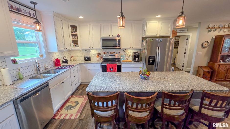16201 Reeder Road, Marion, Illinois 62959, 4 Bedrooms Bedrooms, 0 ,2 BathroomsBathrooms,Residential,For Sale,Reeder,0,RMAEB458979