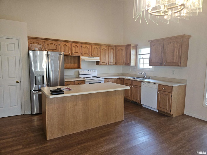 1905 DAWN Drive, Marion, Illinois 62959-3764, 3 Bedrooms Bedrooms, 0 ,2 BathroomsBathrooms,Residential,For Sale,DAWN,0,RMAEB458704