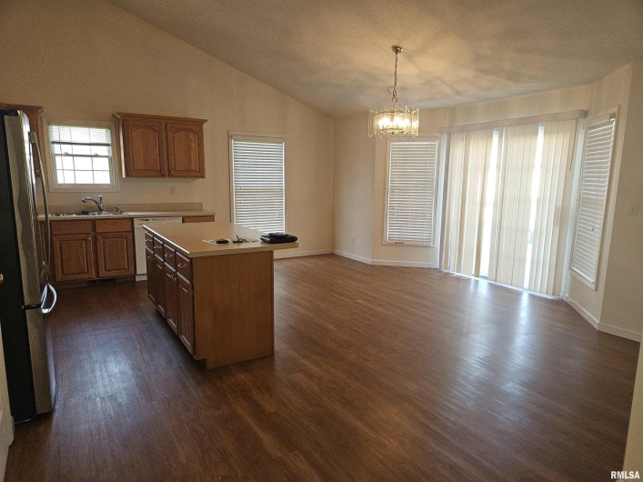 1905 DAWN Drive, Marion, Illinois 62959-3764, 3 Bedrooms Bedrooms, 0 ,2 BathroomsBathrooms,Residential,For Sale,DAWN,0,RMAEB458704