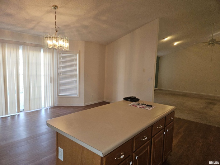 1905 DAWN Drive, Marion, Illinois 62959-3764, 3 Bedrooms Bedrooms, 0 ,2 BathroomsBathrooms,Residential,For Sale,DAWN,0,RMAEB458704