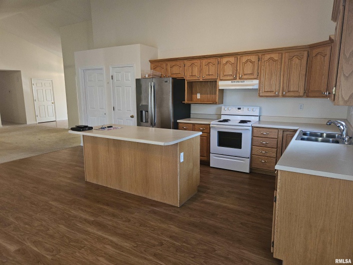 1905 DAWN Drive, Marion, Illinois 62959-3764, 3 Bedrooms Bedrooms, 0 ,2 BathroomsBathrooms,Residential,For Sale,DAWN,0,RMAEB458704