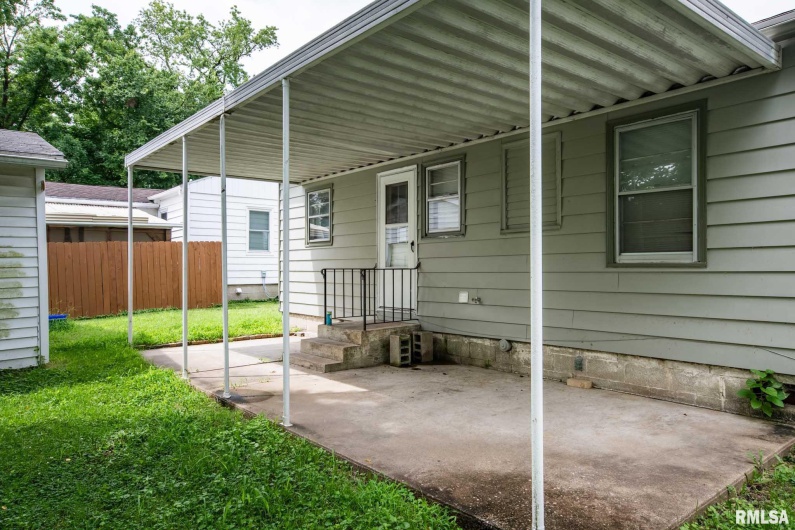 511 DAVIS Street, Carbondale, Illinois 62901, 2 Bedrooms Bedrooms, 0 ,1 BathroomBathrooms,Residential,For Sale,DAVIS,0,RMAEB458983