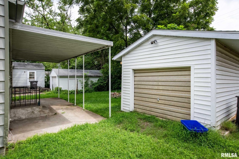 511 DAVIS Street, Carbondale, Illinois 62901, 2 Bedrooms Bedrooms, 0 ,1 BathroomBathrooms,Residential,For Sale,DAVIS,0,RMAEB458983
