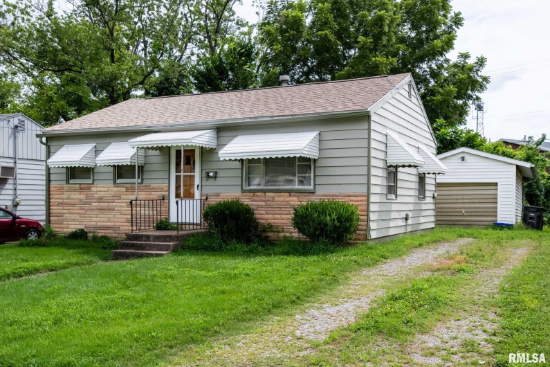 511 DAVIS Street, Carbondale, Illinois 62901, 2 Bedrooms Bedrooms, 0 ,1 BathroomBathrooms,Residential,For Sale,DAVIS,0,RMAEB458983