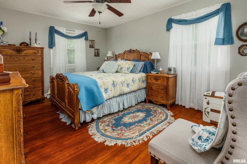 905 GLENVIEW Drive, Carbondale, Illinois 62901, 3 Bedrooms Bedrooms, 0 ,1 BathroomBathrooms,Residential,For Sale,GLENVIEW,0,RMAQC4265698