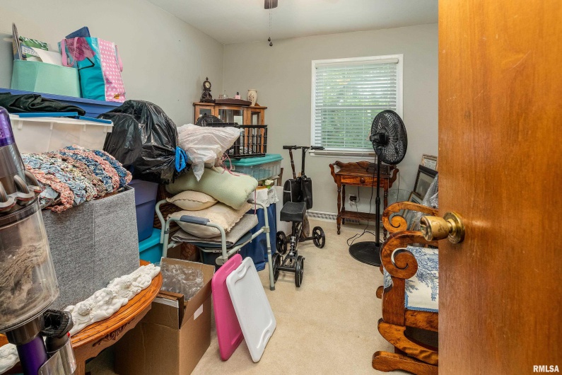 905 GLENVIEW Drive, Carbondale, Illinois 62901, 3 Bedrooms Bedrooms, 0 ,1 BathroomBathrooms,Residential,For Sale,GLENVIEW,0,RMAQC4265698