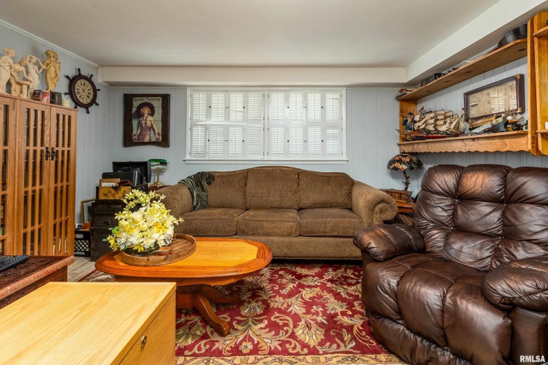 905 GLENVIEW Drive, Carbondale, Illinois 62901, 3 Bedrooms Bedrooms, 0 ,1 BathroomBathrooms,Residential,For Sale,GLENVIEW,0,RMAQC4265698