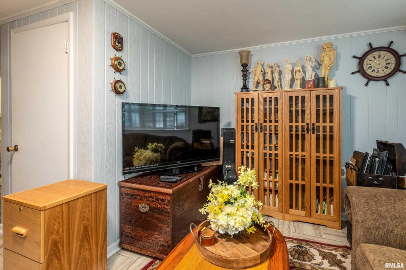 905 GLENVIEW Drive, Carbondale, Illinois 62901, 3 Bedrooms Bedrooms, 0 ,1 BathroomBathrooms,Residential,For Sale,GLENVIEW,0,RMAQC4265698