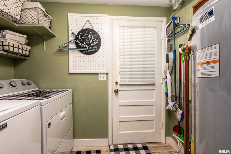 905 GLENVIEW Drive, Carbondale, Illinois 62901, 3 Bedrooms Bedrooms, 0 ,1 BathroomBathrooms,Residential,For Sale,GLENVIEW,0,RMAQC4265698