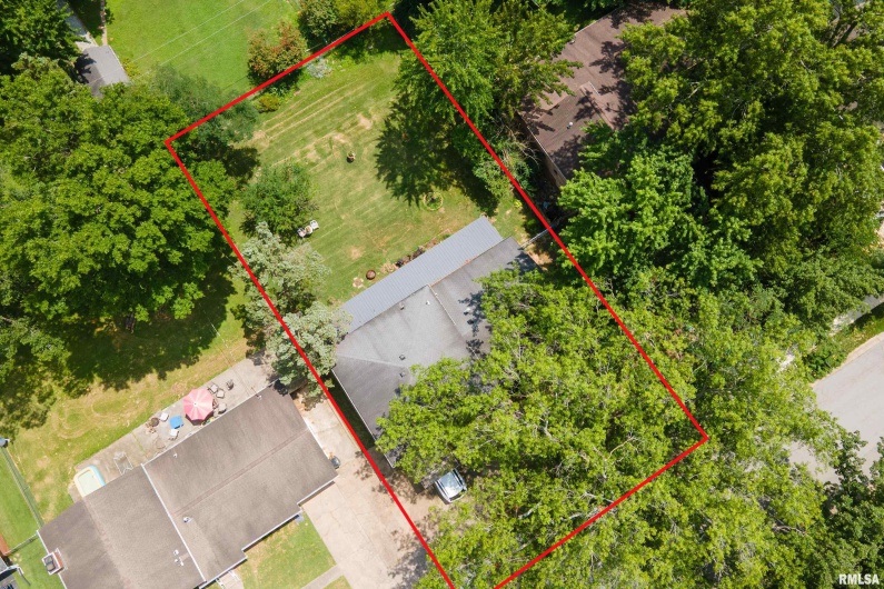 905 GLENVIEW Drive, Carbondale, Illinois 62901, 3 Bedrooms Bedrooms, 0 ,1 BathroomBathrooms,Residential,For Sale,GLENVIEW,0,RMAQC4265698
