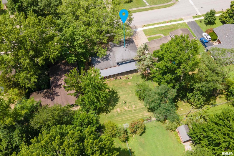 905 GLENVIEW Drive, Carbondale, Illinois 62901, 3 Bedrooms Bedrooms, 0 ,1 BathroomBathrooms,Residential,For Sale,GLENVIEW,0,RMAQC4265698