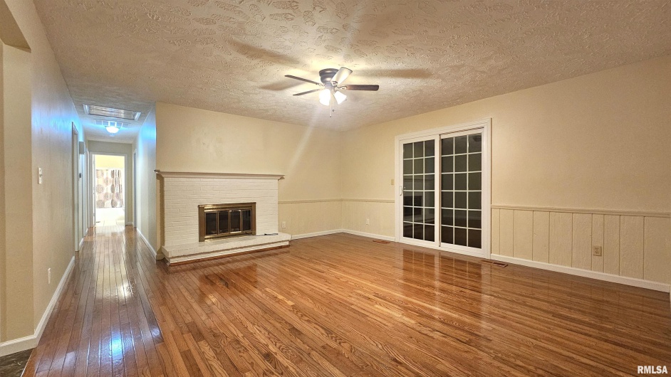 3000 CLIFTON Court, Marion, Illinois 62959, 3 Bedrooms Bedrooms, 0 ,2 BathroomsBathrooms,Residential,For Sale,CLIFTON,0,RMAEB456355