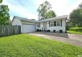 3000 CLIFTON Court, Marion, Illinois 62959, 3 Bedrooms Bedrooms, 0 ,2 BathroomsBathrooms,Residential,For Sale,CLIFTON,0,RMAEB456355