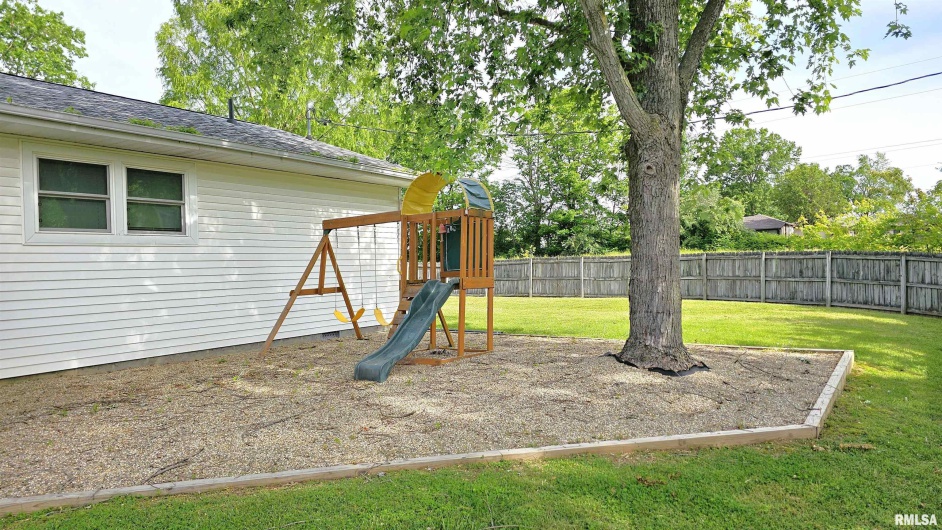 3000 CLIFTON Court, Marion, Illinois 62959, 3 Bedrooms Bedrooms, 0 ,2 BathroomsBathrooms,Residential,For Sale,CLIFTON,0,RMAEB456355