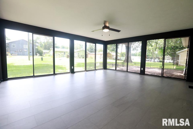 200 CIRCLE Drive, Herrin, Illinois 62948, 3 Bedrooms Bedrooms, 0 ,2 BathroomsBathrooms,Residential,For Sale,CIRCLE,0,RMAEB458991