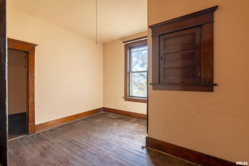 1250 PARK Street, Carbondale, Illinois 62901, 4 Bedrooms Bedrooms, 0 ,1 BathroomBathrooms,Residential,For Sale,PARK,0,RMAEB455822