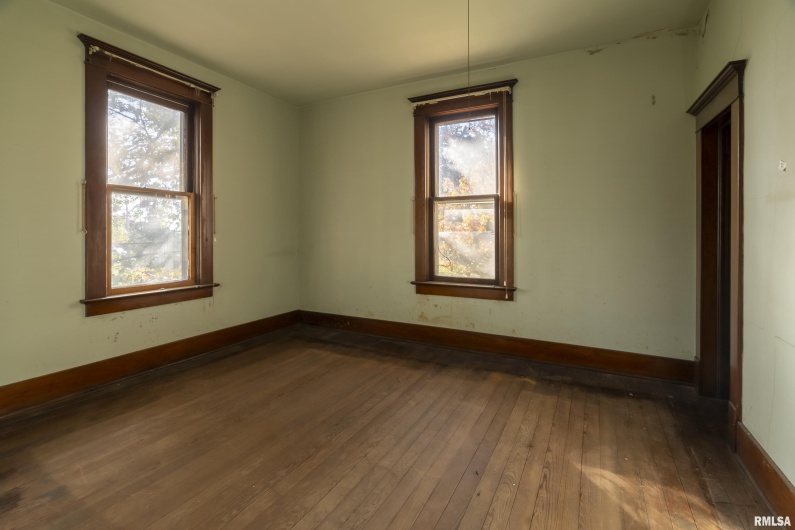 1250 PARK Street, Carbondale, Illinois 62901, 4 Bedrooms Bedrooms, 0 ,1 BathroomBathrooms,Residential,For Sale,PARK,0,RMAEB455822