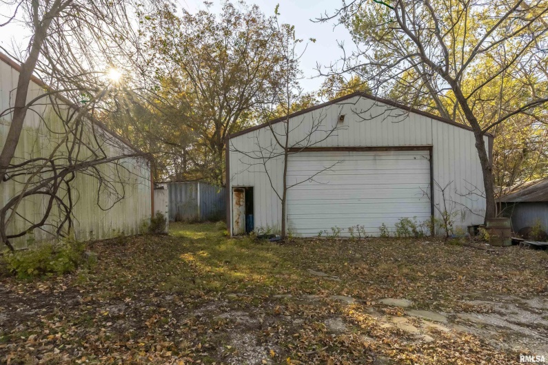 1250 PARK Street, Carbondale, Illinois 62901, 4 Bedrooms Bedrooms, 0 ,1 BathroomBathrooms,Residential,For Sale,PARK,0,RMAEB455822