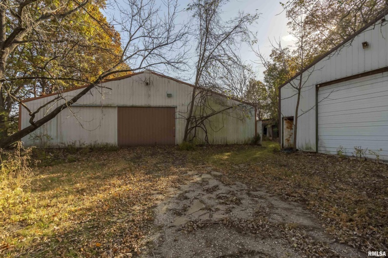 1250 PARK Street, Carbondale, Illinois 62901, 4 Bedrooms Bedrooms, 0 ,1 BathroomBathrooms,Residential,For Sale,PARK,0,RMAEB455822