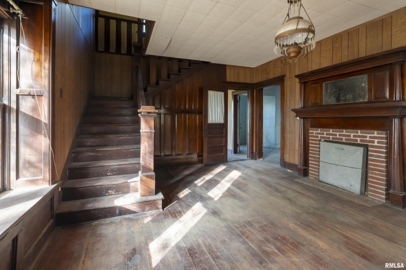 1250 PARK Street, Carbondale, Illinois 62901, 4 Bedrooms Bedrooms, 0 ,1 BathroomBathrooms,Residential,For Sale,PARK,0,RMAEB455822
