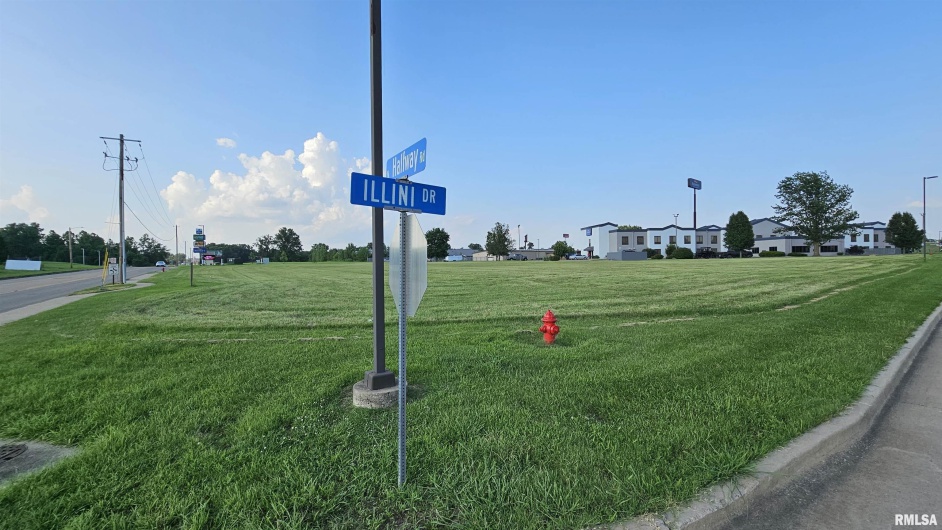 000 ILLINI Drive, Marion, Illinois 62959, 0 , 0 ,0,Commercial Sale,For Sale,ILLINI,0,RMAEB458996