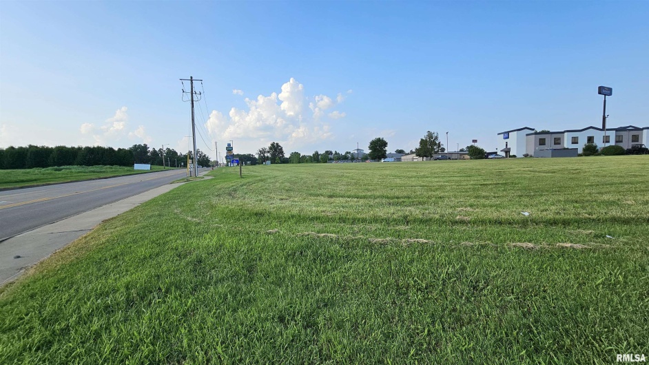 000 ILLINI Drive, Marion, Illinois 62959, 0 , 0 ,0,Commercial Sale,For Sale,ILLINI,0,RMAEB458996