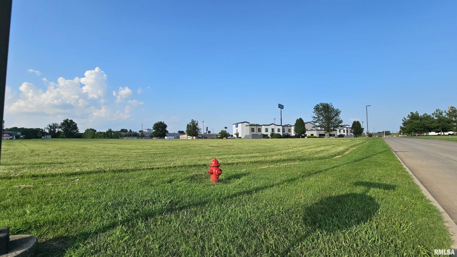 000 ILLINI Drive, Marion, Illinois 62959, 0 , 0 ,0,Commercial Sale,For Sale,ILLINI,0,RMAEB458996