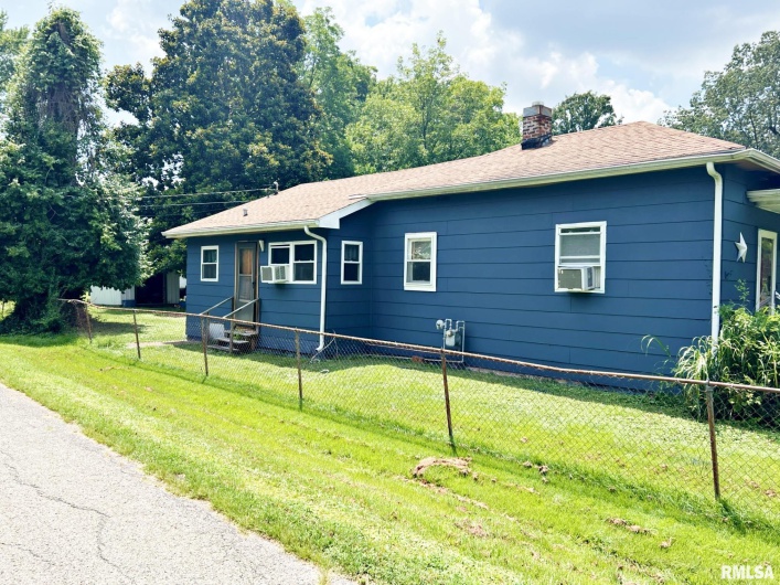 710 16TH Street, Metropolis, Illinois 62960, 2 Bedrooms Bedrooms, 0 ,1 BathroomBathrooms,Residential,For Sale,16TH,0,RMAEB458997