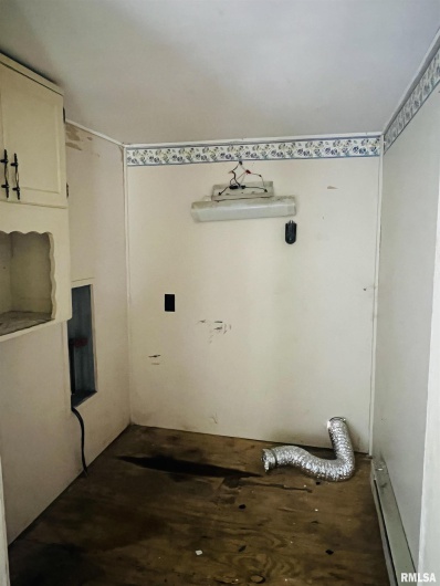 2417 1ST Street, Eldorado, Illinois 62930, 1 Bedroom Bedrooms, 0 ,1 BathroomBathrooms,Residential,For Sale,1ST,0,RMAEB458998