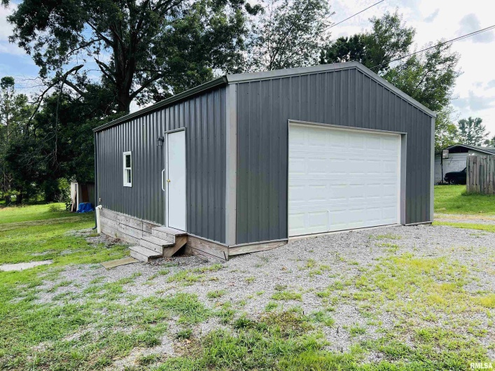 2417 1ST Street, Eldorado, Illinois 62930, 1 Bedroom Bedrooms, 0 ,1 BathroomBathrooms,Residential,For Sale,1ST,0,RMAEB458998