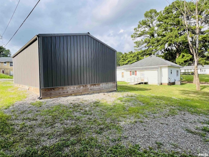 2417 1ST Street, Eldorado, Illinois 62930, 1 Bedroom Bedrooms, 0 ,1 BathroomBathrooms,Residential,For Sale,1ST,0,RMAEB458998