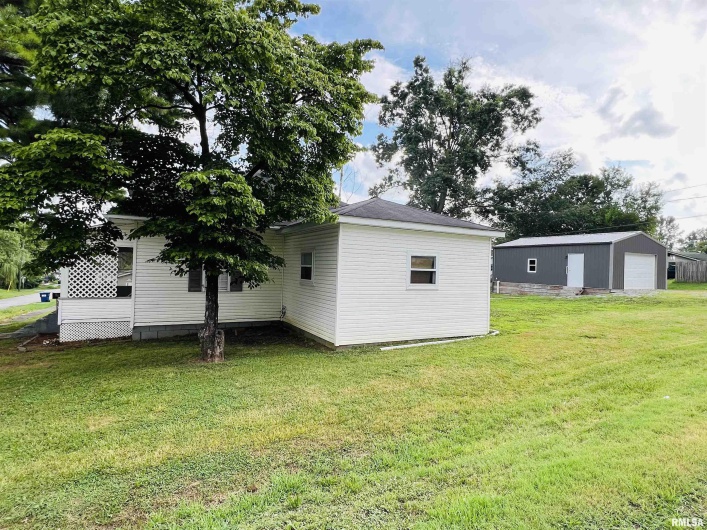 2417 1ST Street, Eldorado, Illinois 62930, 1 Bedroom Bedrooms, 0 ,1 BathroomBathrooms,Residential,For Sale,1ST,0,RMAEB458998