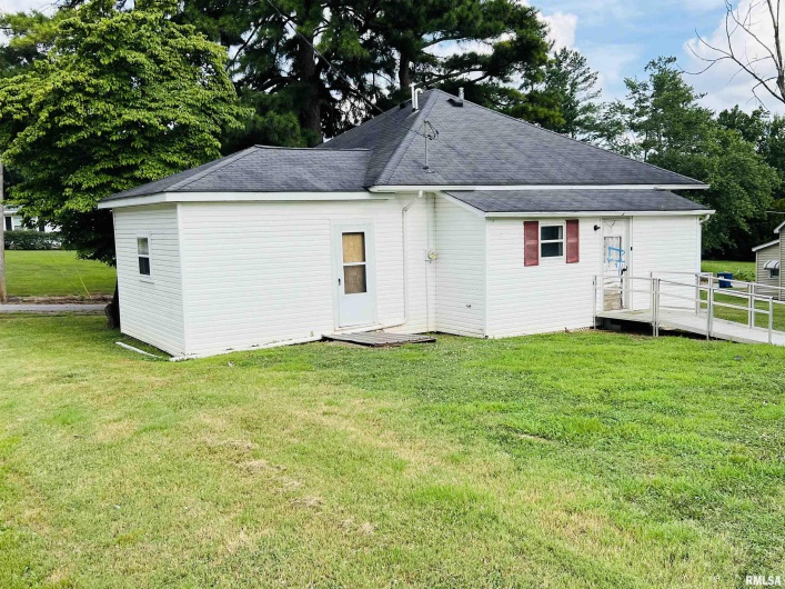 2417 1ST Street, Eldorado, Illinois 62930, 1 Bedroom Bedrooms, 0 ,1 BathroomBathrooms,Residential,For Sale,1ST,0,RMAEB458998