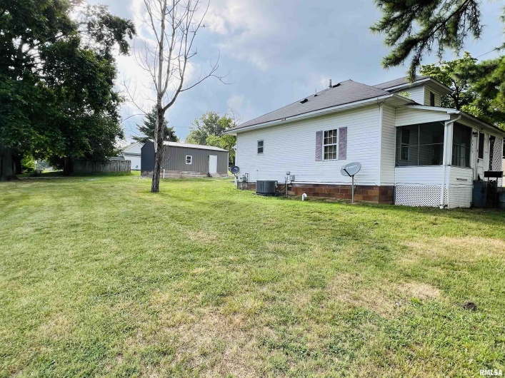 2417 1ST Street, Eldorado, Illinois 62930, 1 Bedroom Bedrooms, 0 ,1 BathroomBathrooms,Residential,For Sale,1ST,0,RMAEB458998