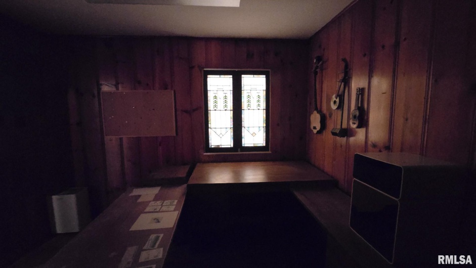 1004 TAYLOR Drive, Carbondale, Illinois 62901, 4 Bedrooms Bedrooms, 0 ,3 BathroomsBathrooms,Residential,For Sale,TAYLOR,0,RMAEB459004