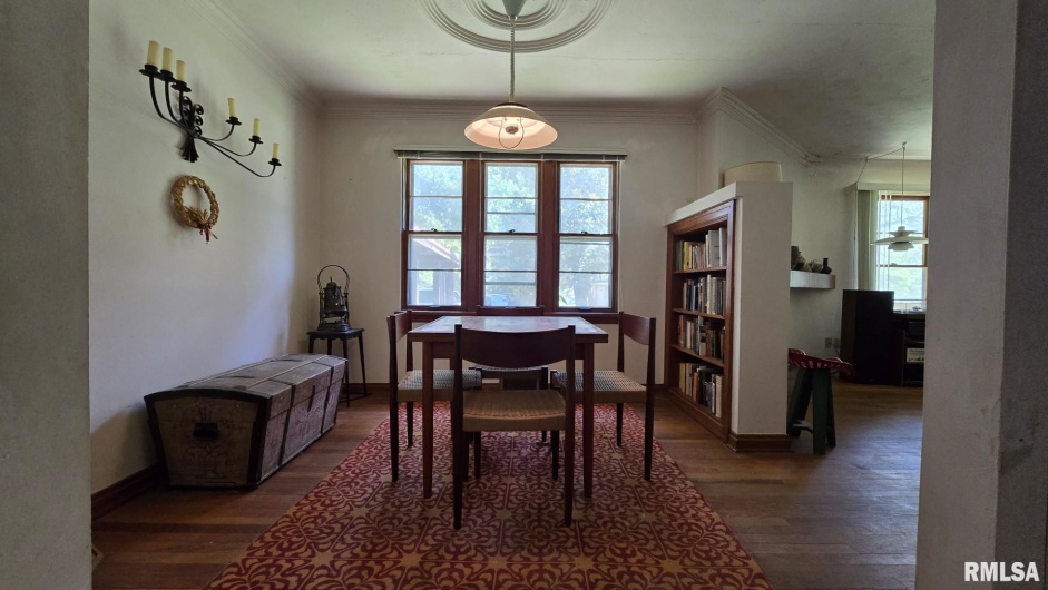 1004 TAYLOR Drive, Carbondale, Illinois 62901, 4 Bedrooms Bedrooms, 0 ,3 BathroomsBathrooms,Residential,For Sale,TAYLOR,0,RMAEB459004