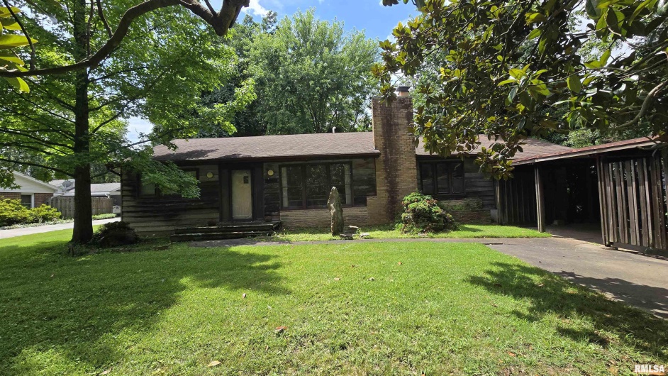 1004 TAYLOR Drive, Carbondale, Illinois 62901, 4 Bedrooms Bedrooms, 0 ,3 BathroomsBathrooms,Residential,For Sale,TAYLOR,0,RMAEB459004