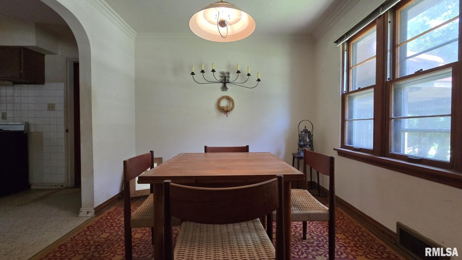 1004 TAYLOR Drive, Carbondale, Illinois 62901, 4 Bedrooms Bedrooms, 0 ,3 BathroomsBathrooms,Residential,For Sale,TAYLOR,0,RMAEB459004