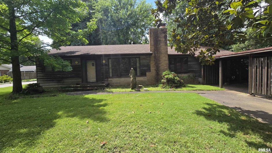 1004 TAYLOR Drive, Carbondale, Illinois 62901, 4 Bedrooms Bedrooms, 0 ,3 BathroomsBathrooms,Residential,For Sale,TAYLOR,0,RMAEB459004